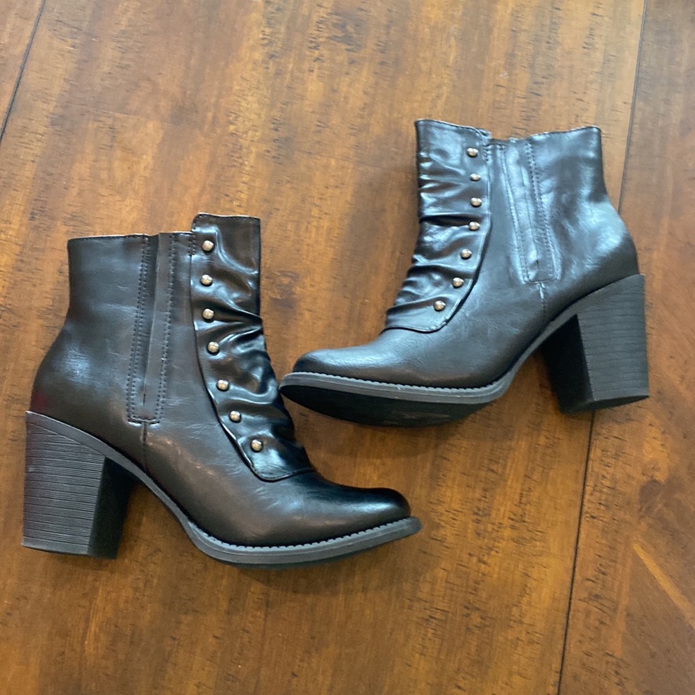 ❤️ Pierre Dumas black boot side zip women’s size 10 new without box - Picture 2 of 4